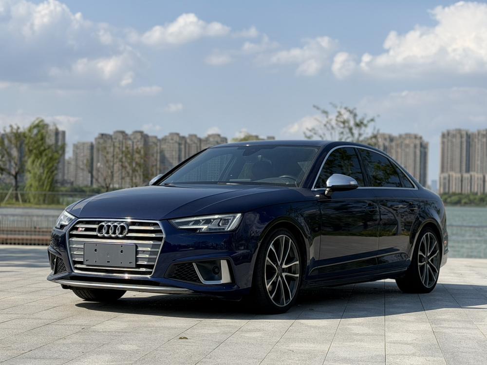 Audi Audi S4