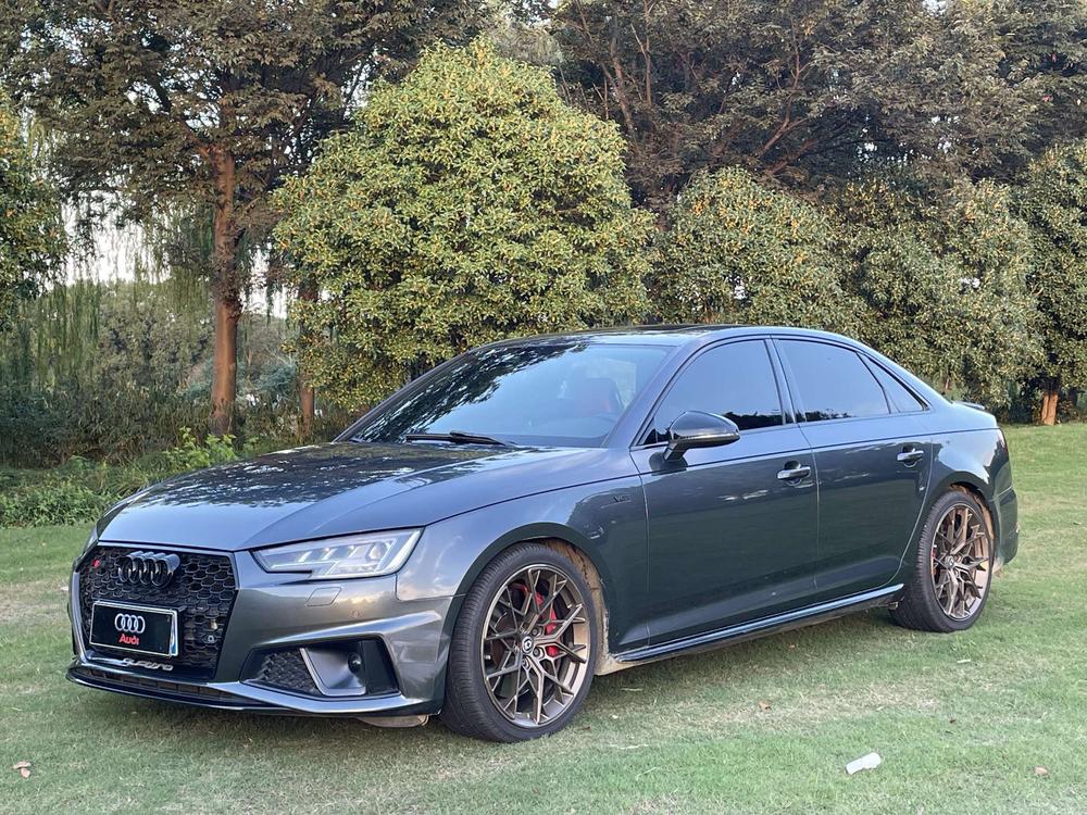 Audi Audi S4