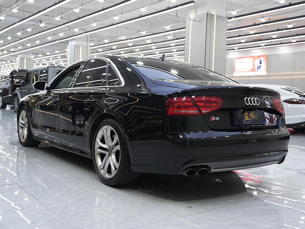 Audi Audi S8