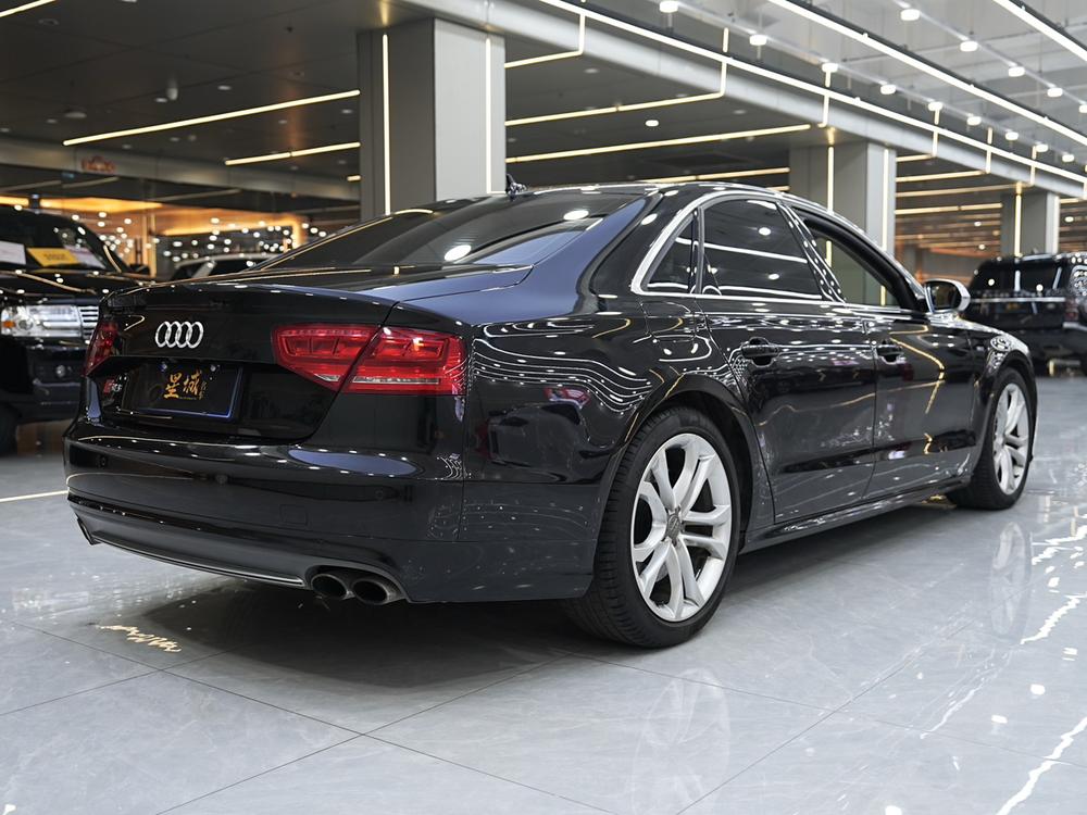 Audi Audi S8