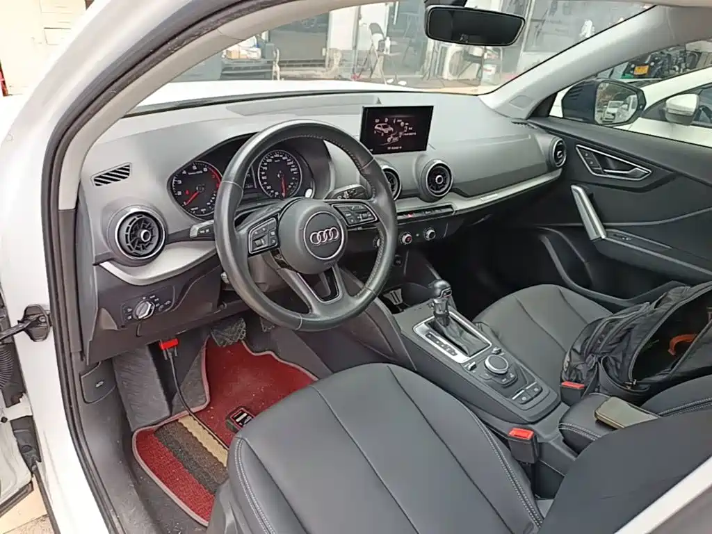 Audi Q2L