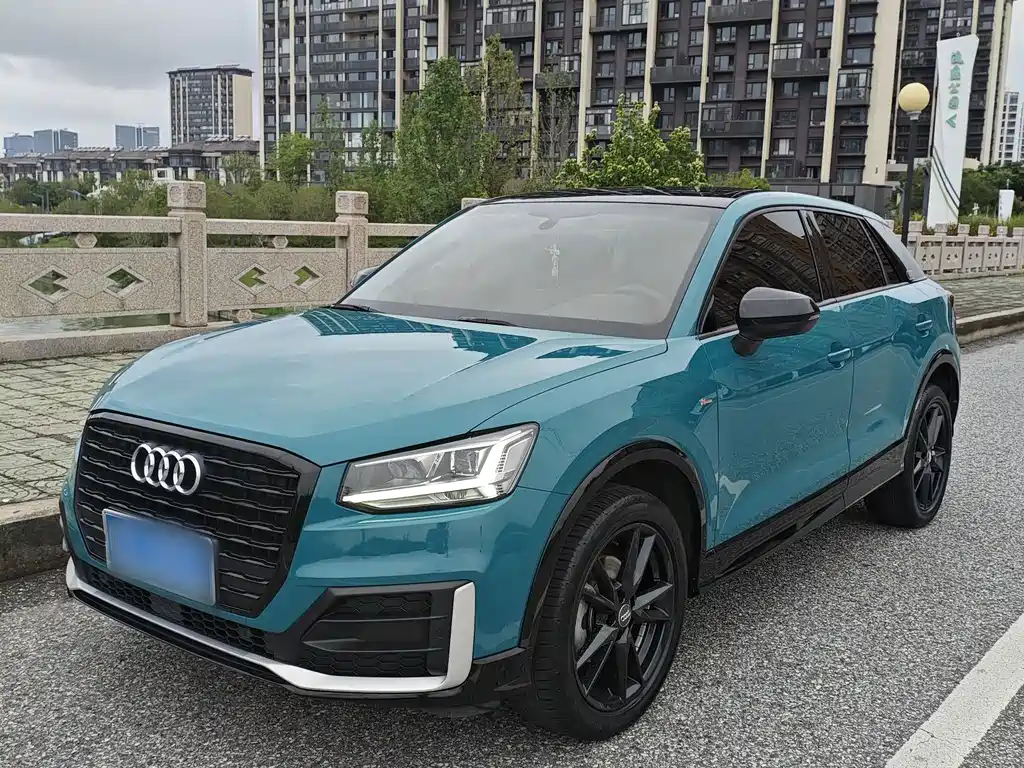 Audi Q2L