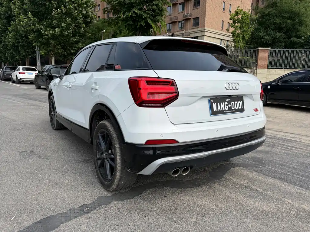 Audi Q2L