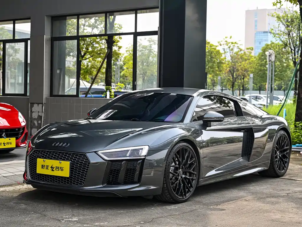 Audi R8