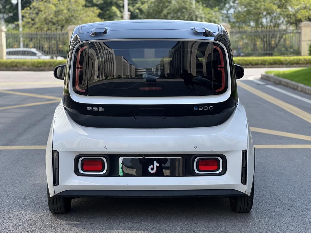 Baojun Baojun E300