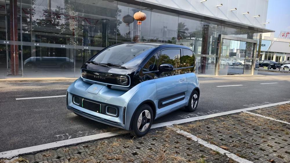 Baojun Baojun E300