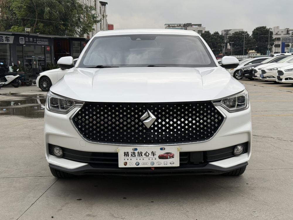 Baojun Baojun RC-6