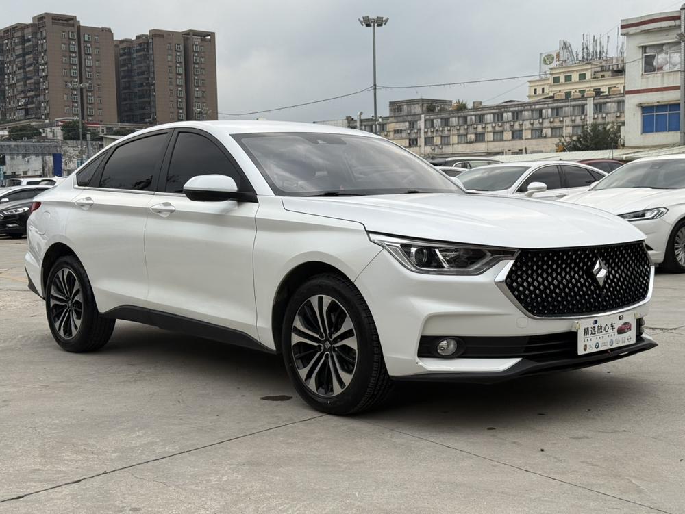 Baojun Baojun RC-6