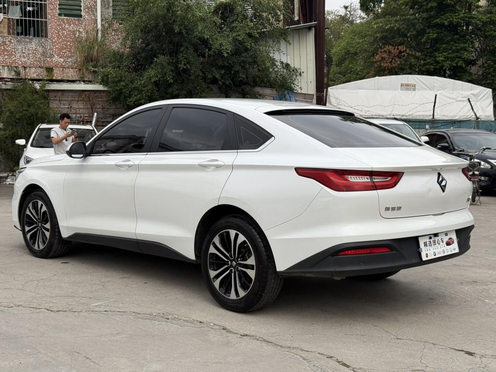Baojun Baojun RC-6