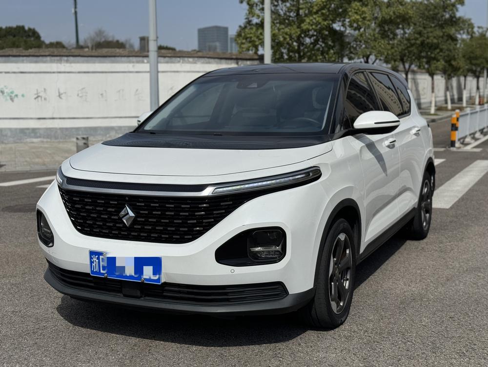 Baojun Baojun RM-5