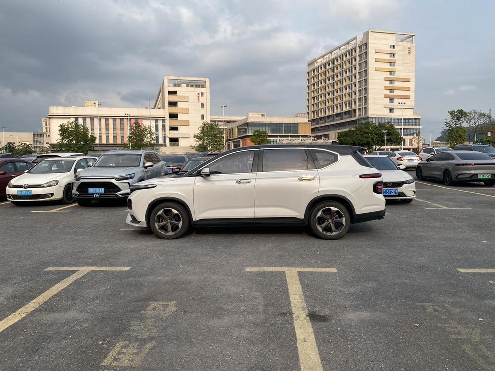 Baojun Baojun RM-5
