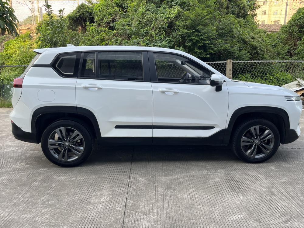 Baojun Baojun RS-5