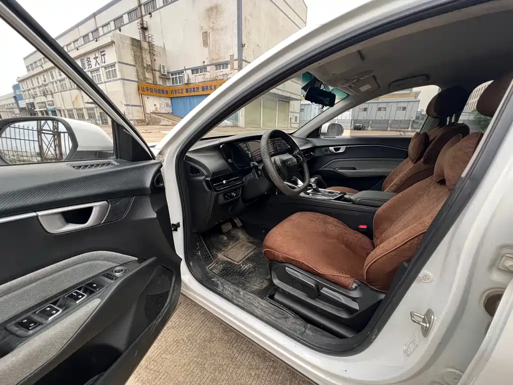 Baojun RC-6