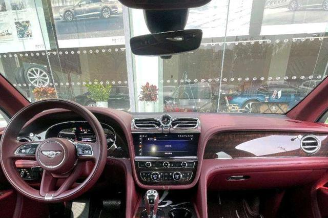 Bentley Bentayga PHEV