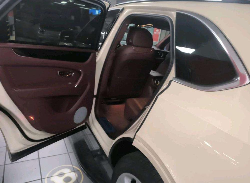 Bentley Bentayga