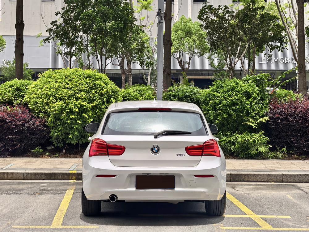 BMW BMW 1-Series (Import)