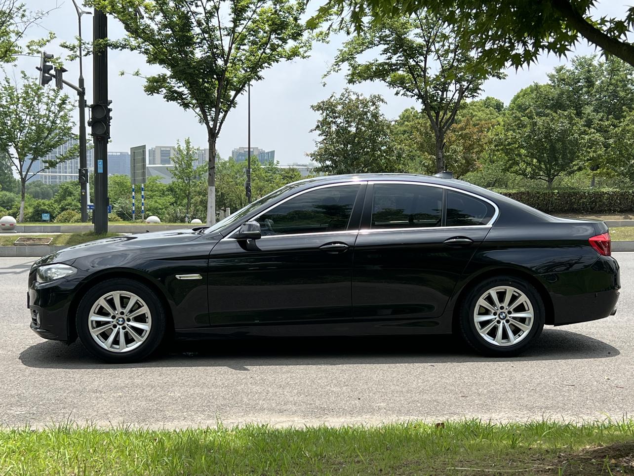 BMW BMW 5-Series (Import)