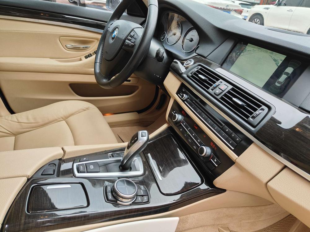 BMW BMW 5-Series
