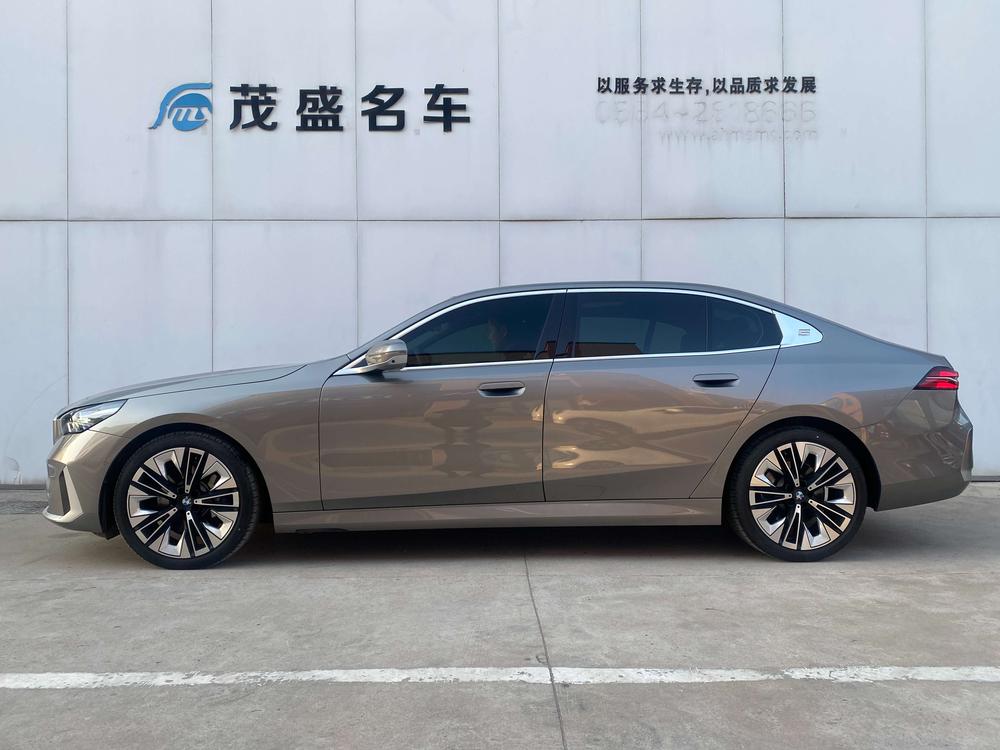 BMW BMW 5-Series