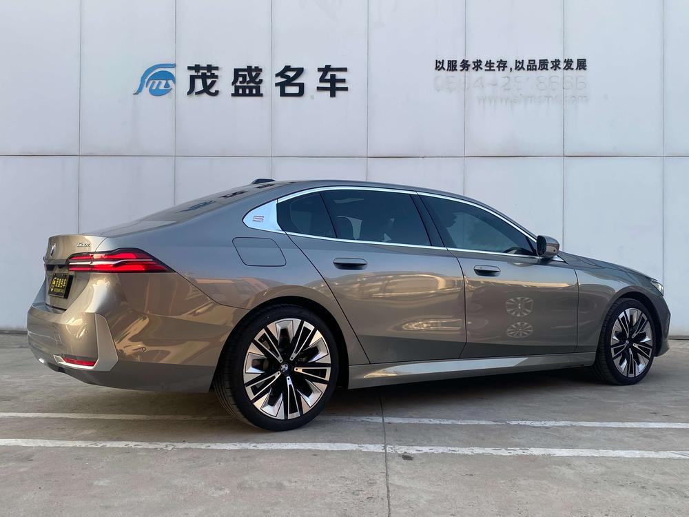 BMW BMW 5-Series