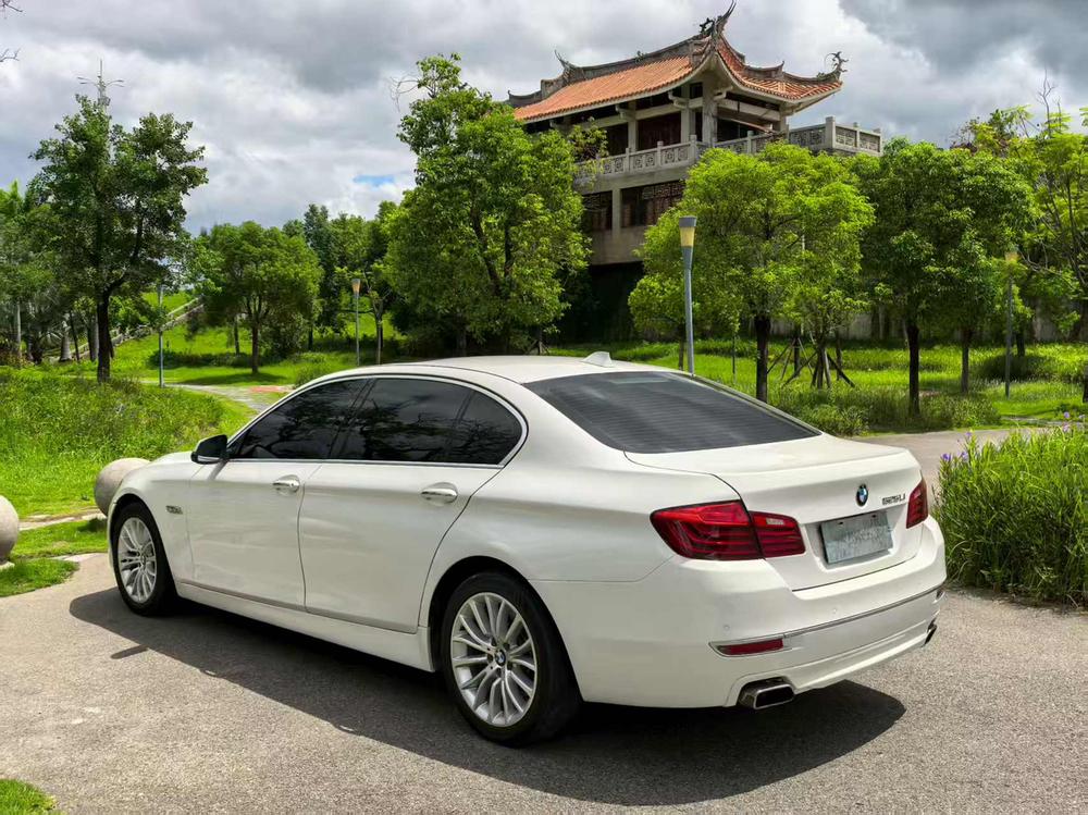 BMW BMW 5-Series