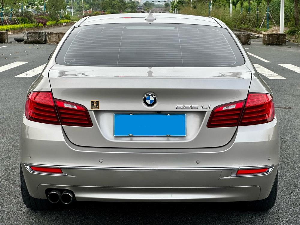 BMW BMW 5-Series