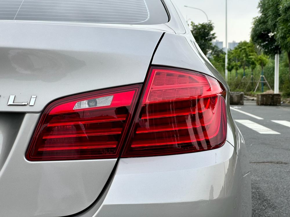BMW BMW 5-Series