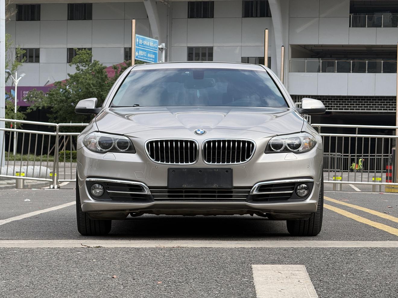 BMW BMW 5-Series