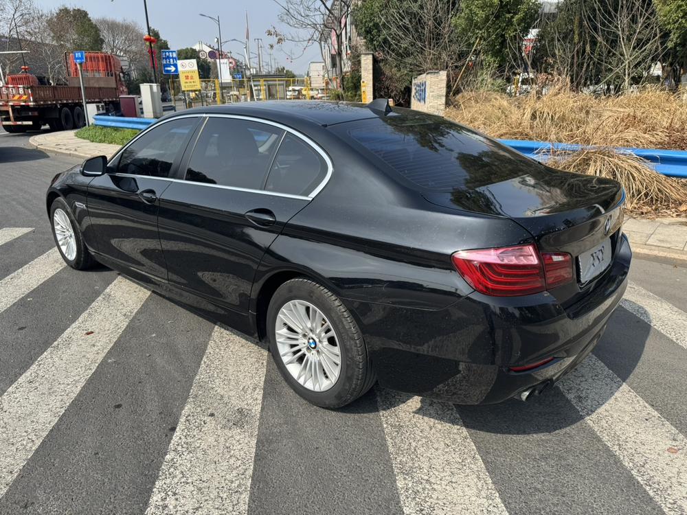 BMW BMW 5-Series