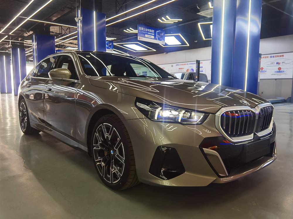 BMW BMW 5-Series