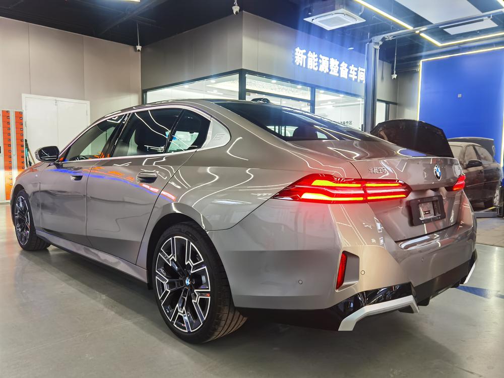 BMW BMW 5-Series