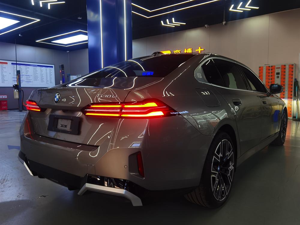 BMW BMW 5-Series