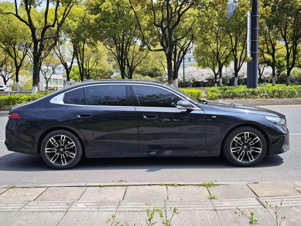 BMW BMW 5-Series