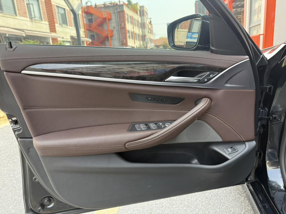 BMW BMW 5-Series