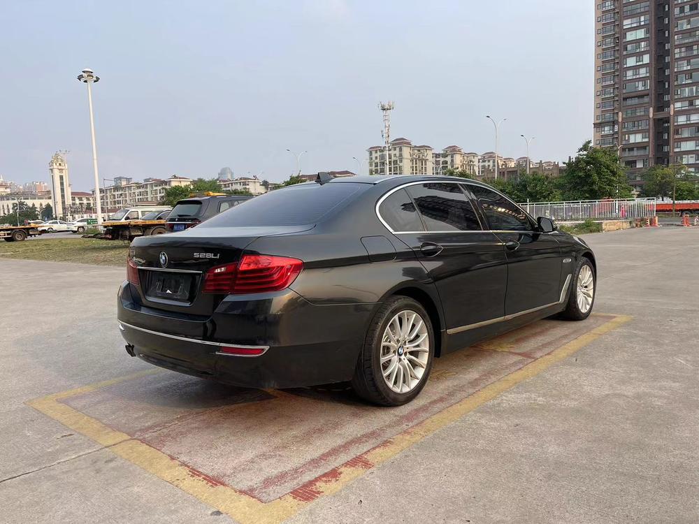 BMW BMW 5-Series