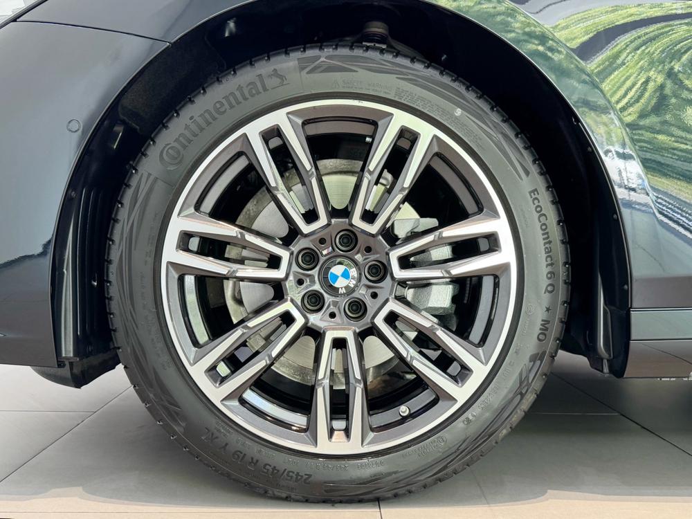 BMW BMW 5-Series