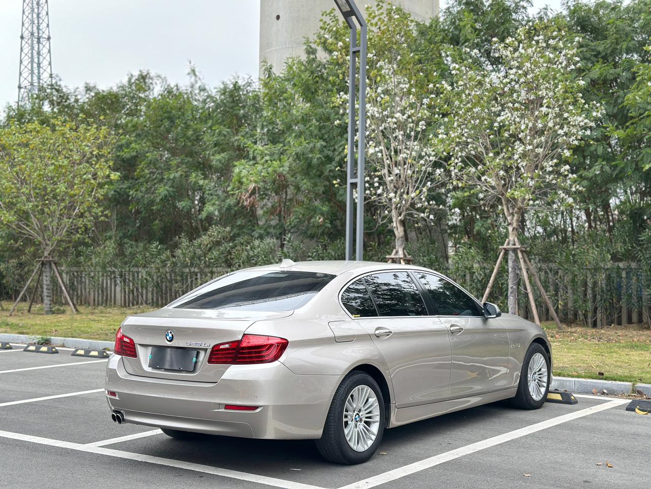 BMW BMW 5-Series