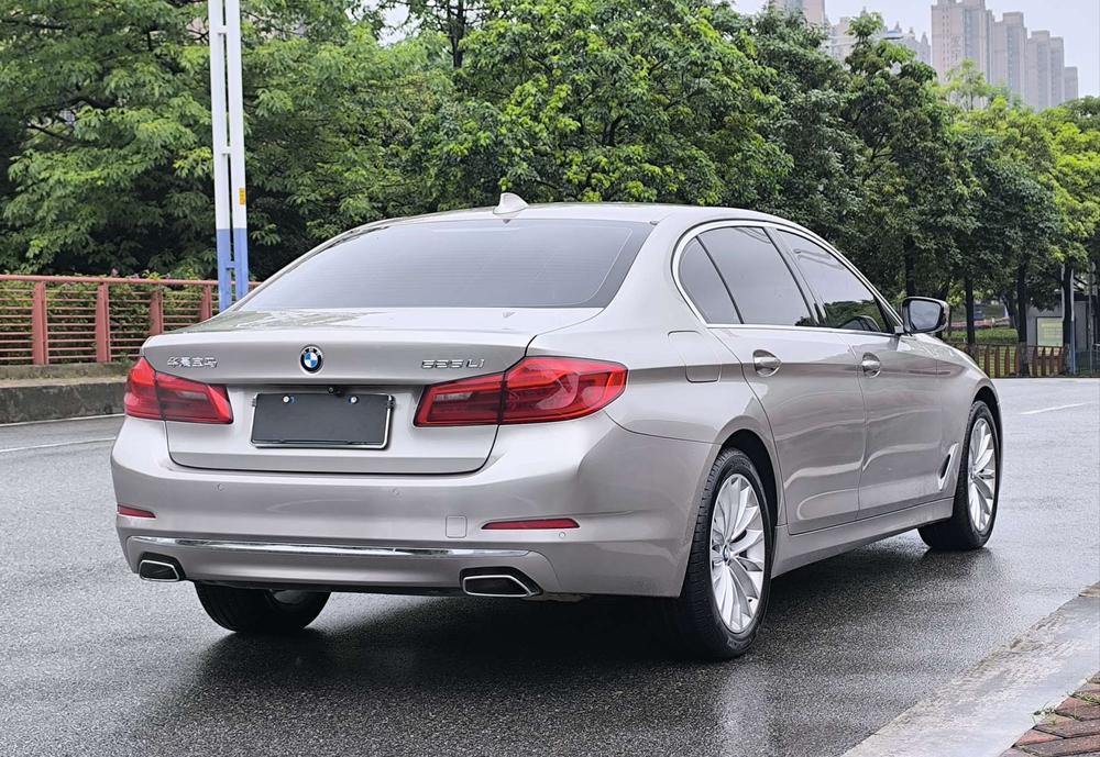BMW BMW 5-Series