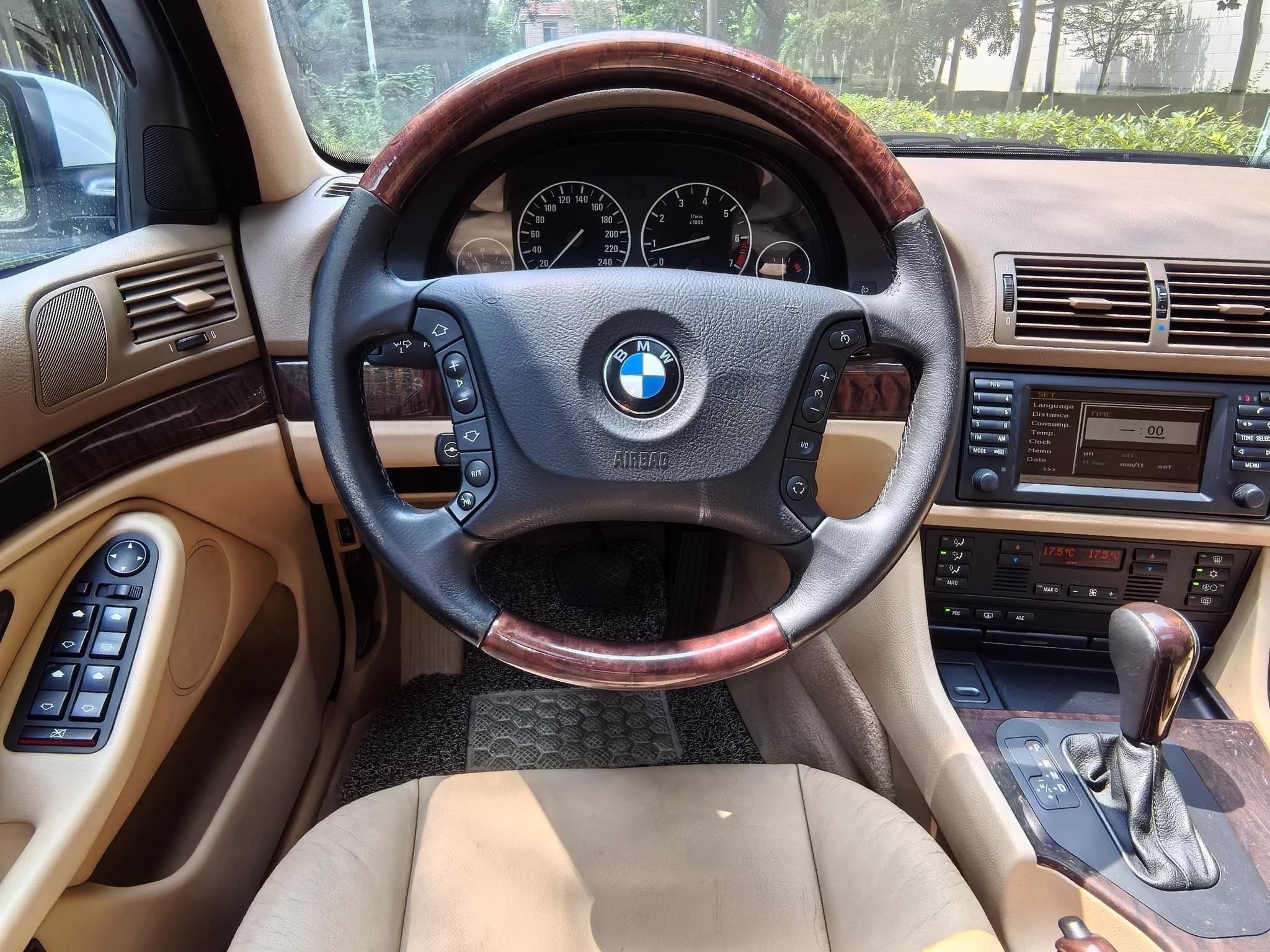 BMW BMW 5-Series