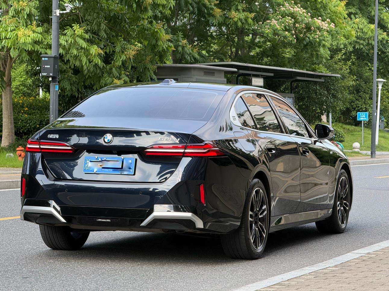 BMW BMW 5-Series
