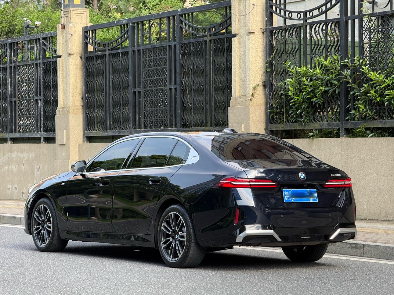 BMW BMW 5-Series