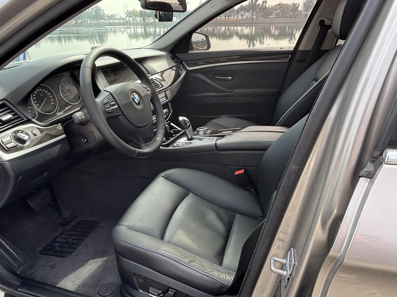 BMW BMW 5-Series