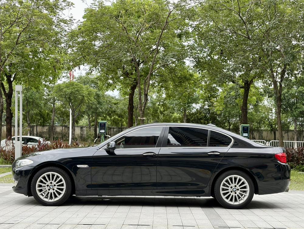 BMW BMW 5-Series