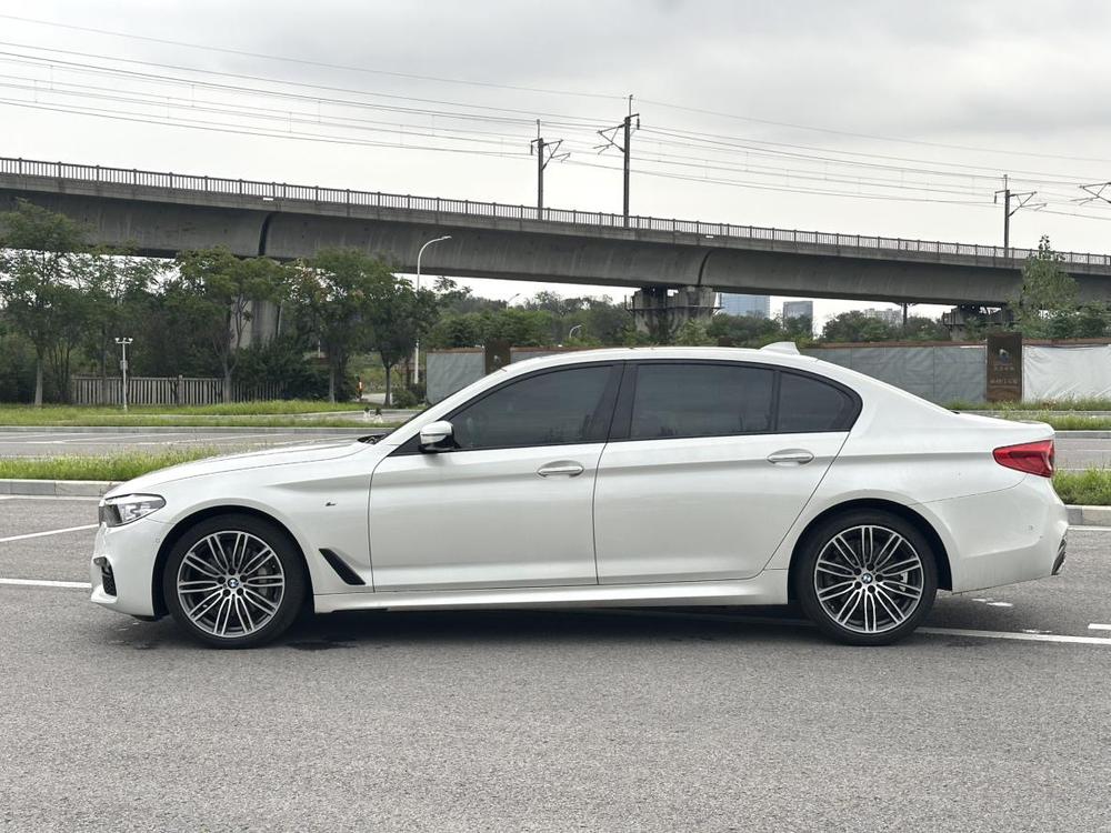 BMW BMW 5-Series