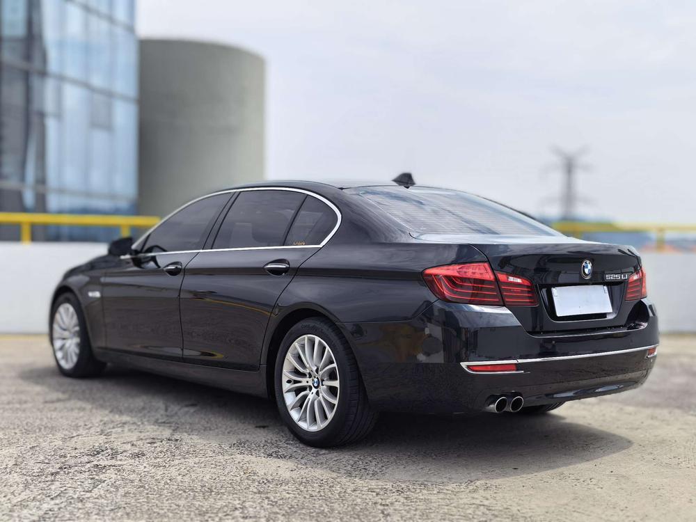 BMW BMW 5-Series