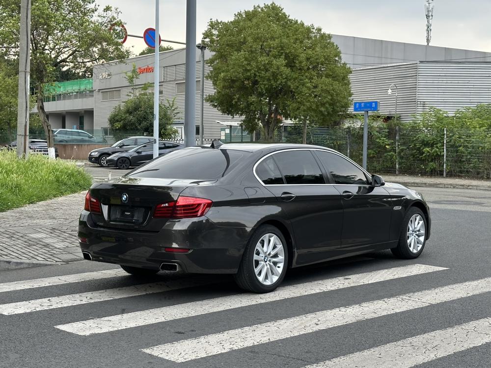 BMW BMW 5-Series