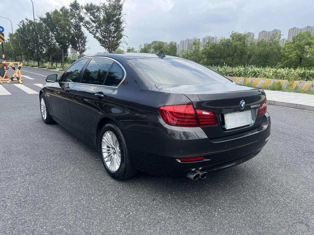 BMW BMW 5-Series
