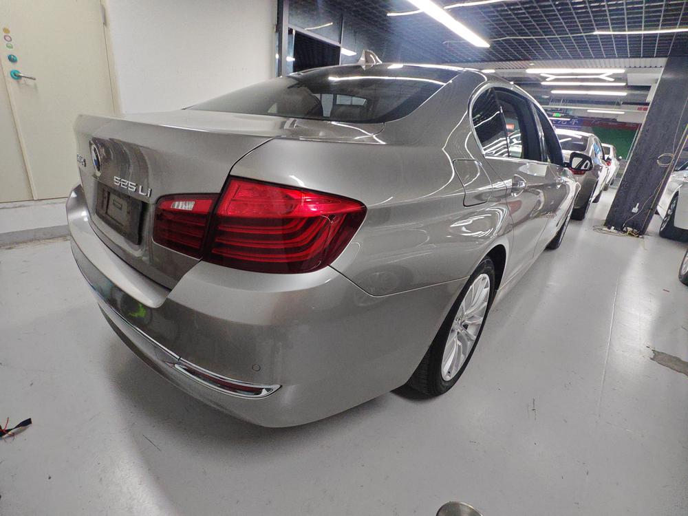 BMW BMW 5-Series