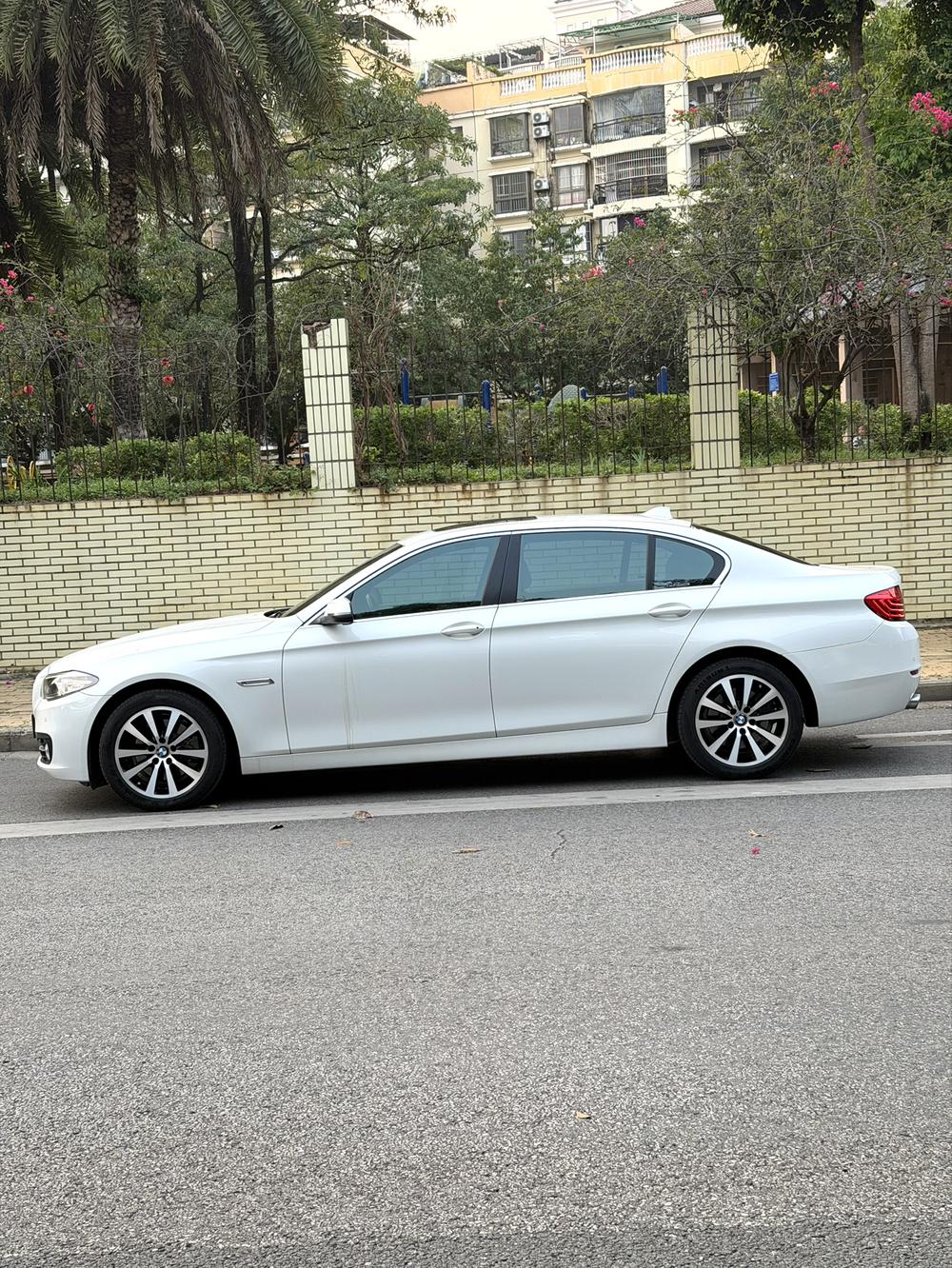 BMW BMW 5-Series