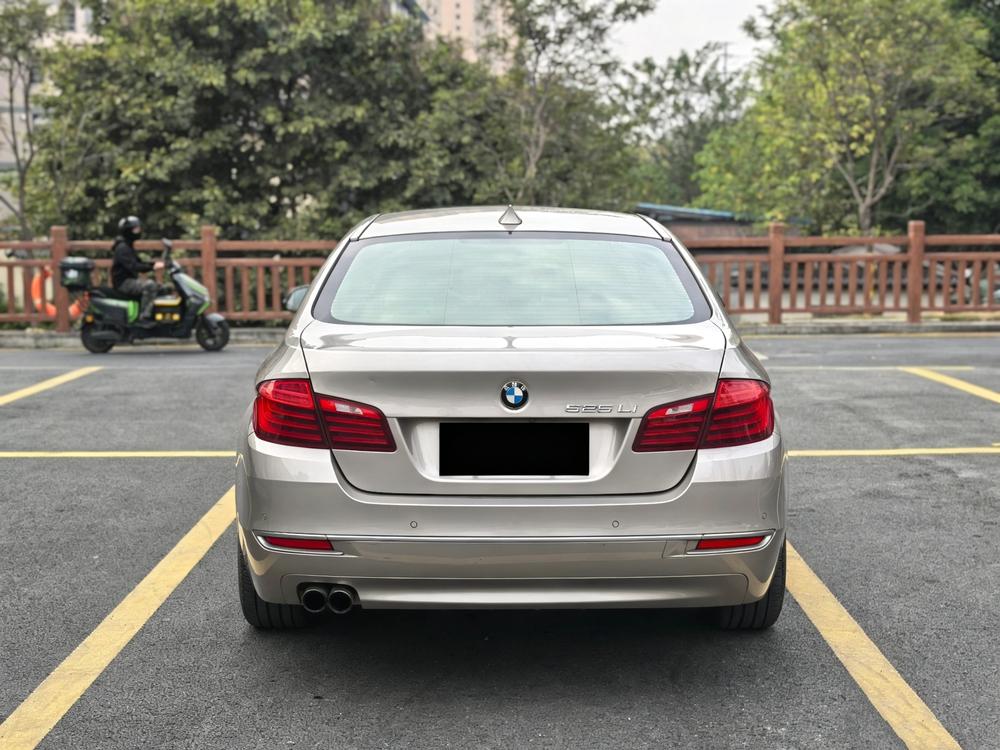 BMW BMW 5-Series